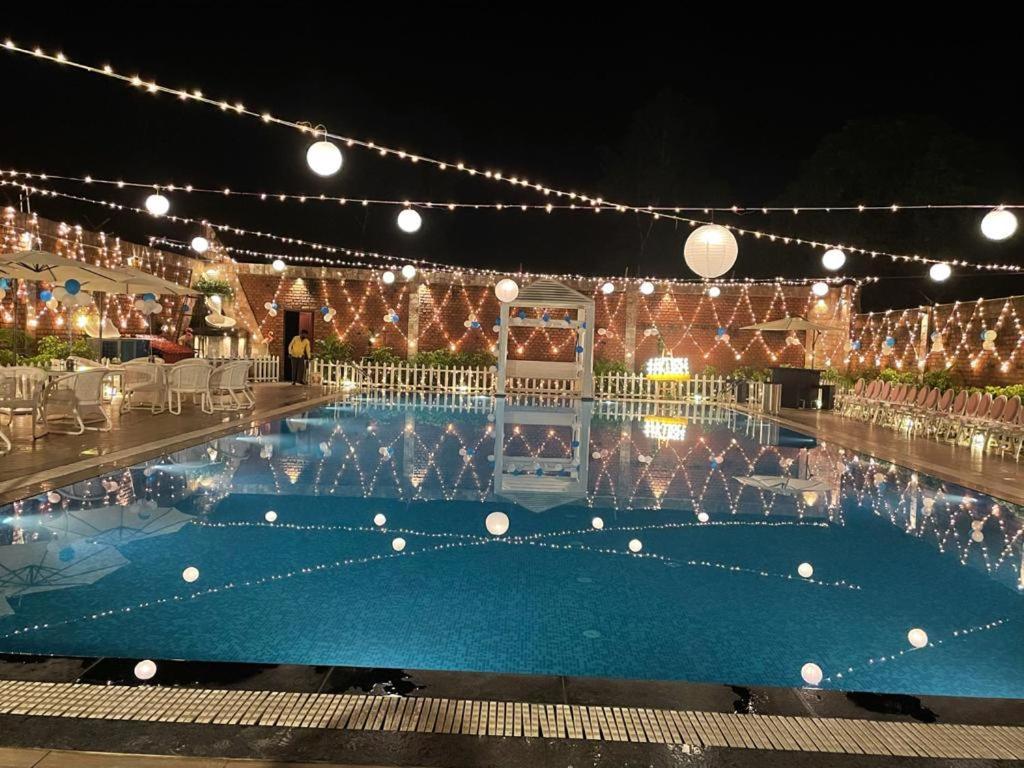 Yashmay Villa Club & Resort Gonda ภายนอก รูปภาพ