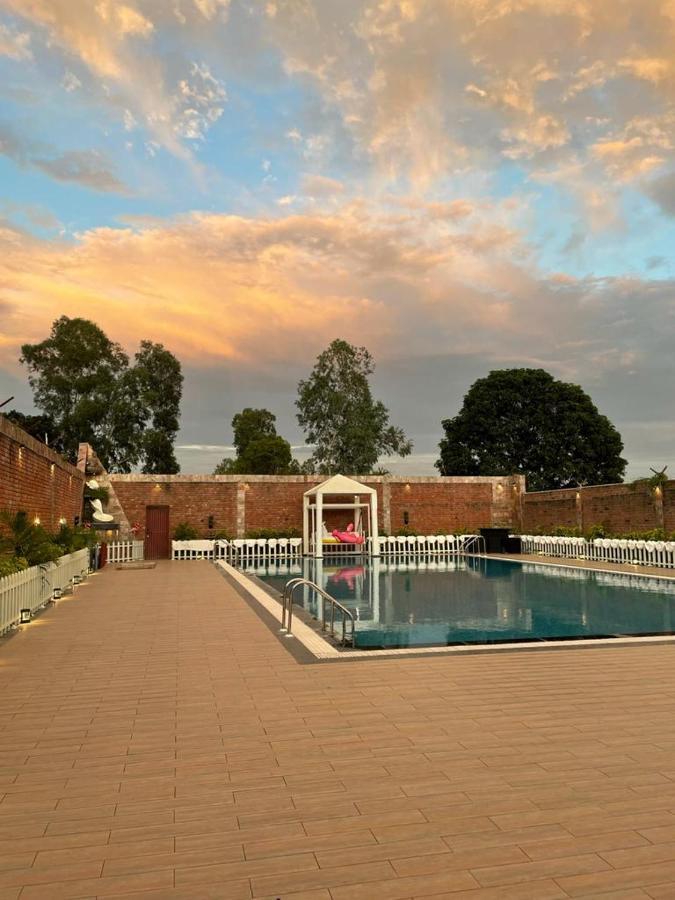 Yashmay Villa Club & Resort Gonda ภายนอก รูปภาพ